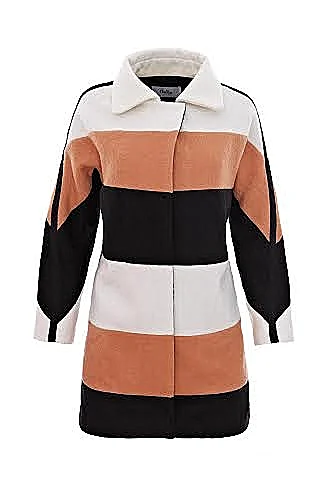 מעילים שגונבים את כל ההופעה