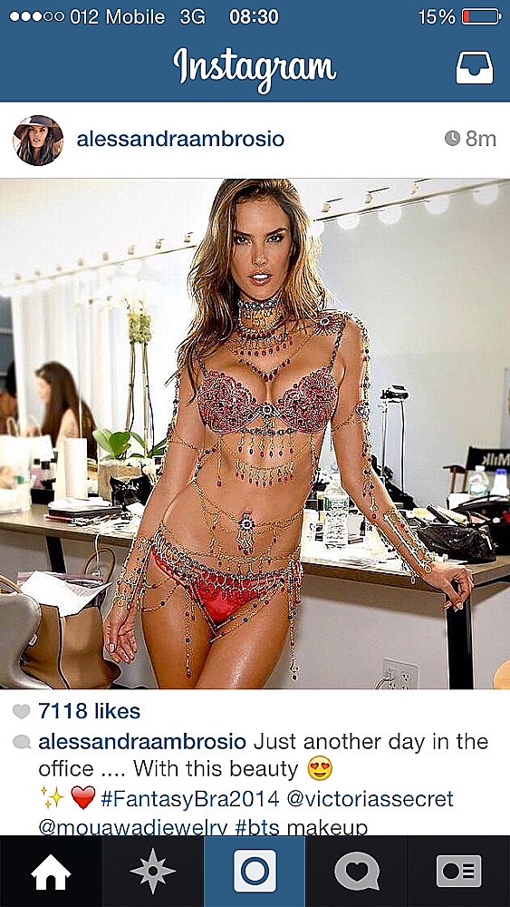 קים קרדשיאן חושפת ישבן