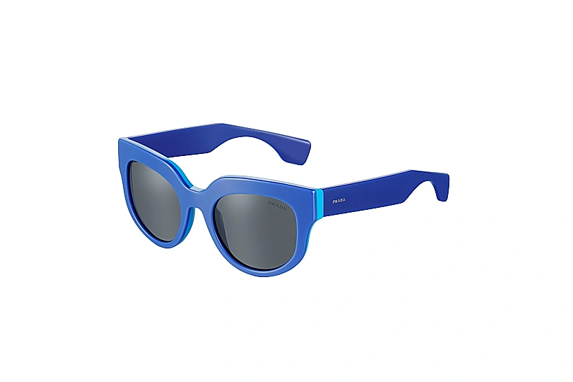 מממשקפי שמש כחולים