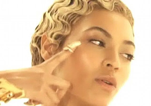 תכשיטים טבעת על האצבע