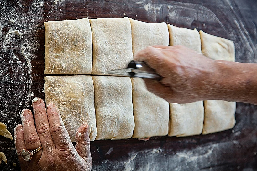 בריוש עם קרם פרש, סלמון מעושן ושמיר