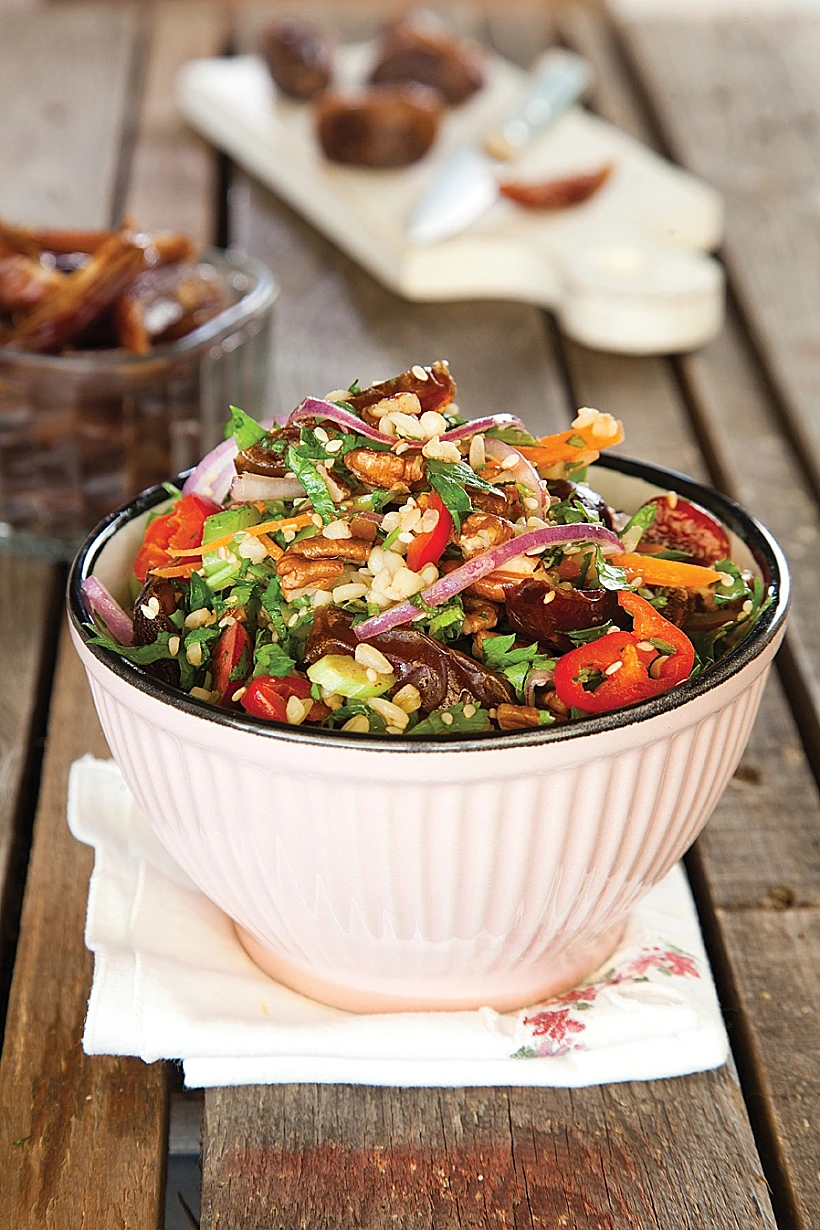 סלט בורגול ותמרים