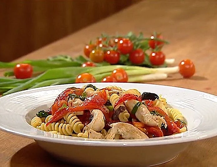 פסטה עם חזה עוף - מיני שף עם אביב משה