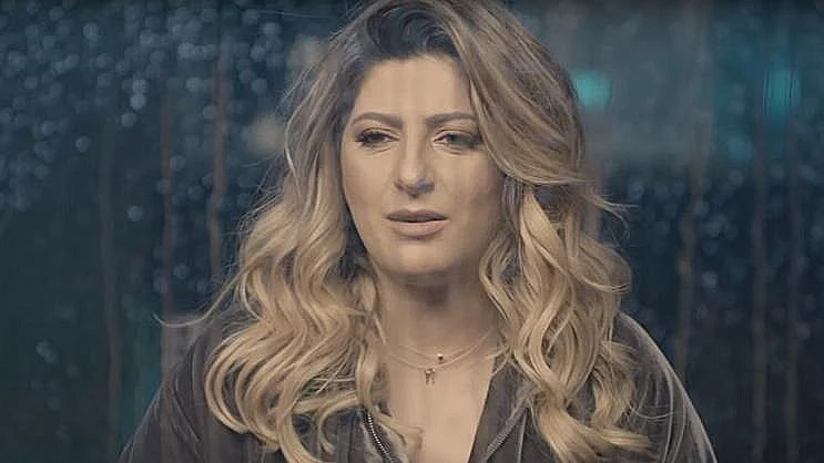 שרית חדד בקליפ תצא לי מהראש