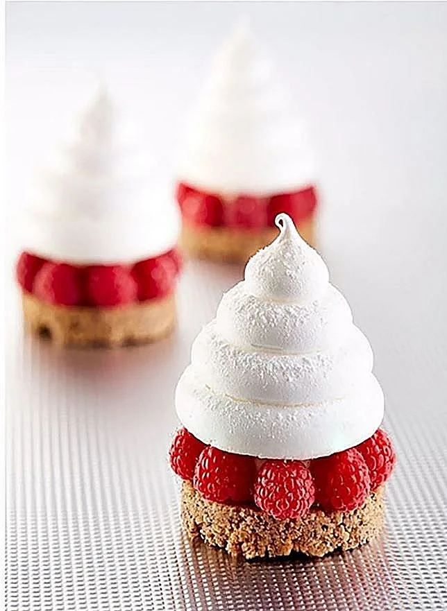 הפוגה מתוקה מהחום. פבלובה בדנון