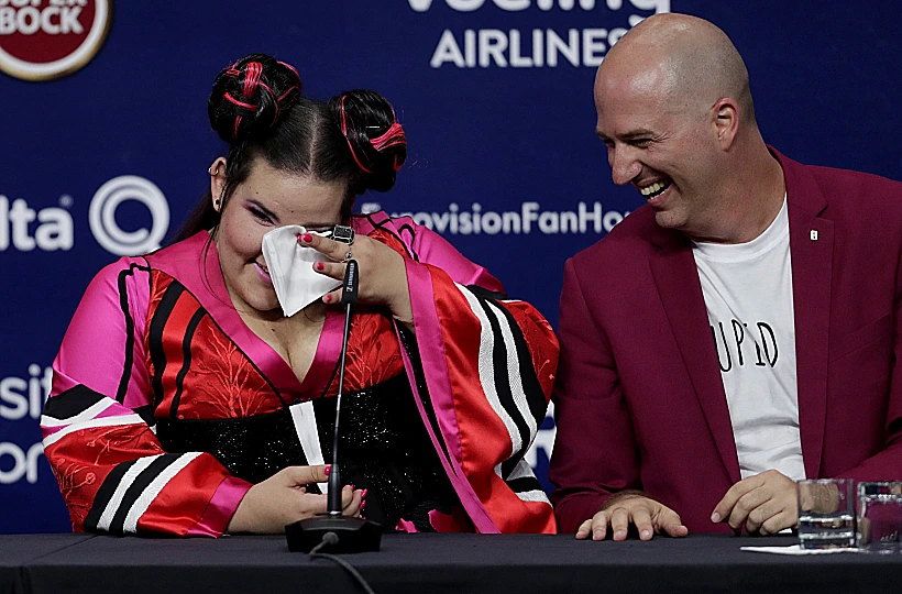 נטע ברזילי ודורון מדלי במסיבת העיתונאים לאחר הניצחון בגמר אירוויזיון 2018
