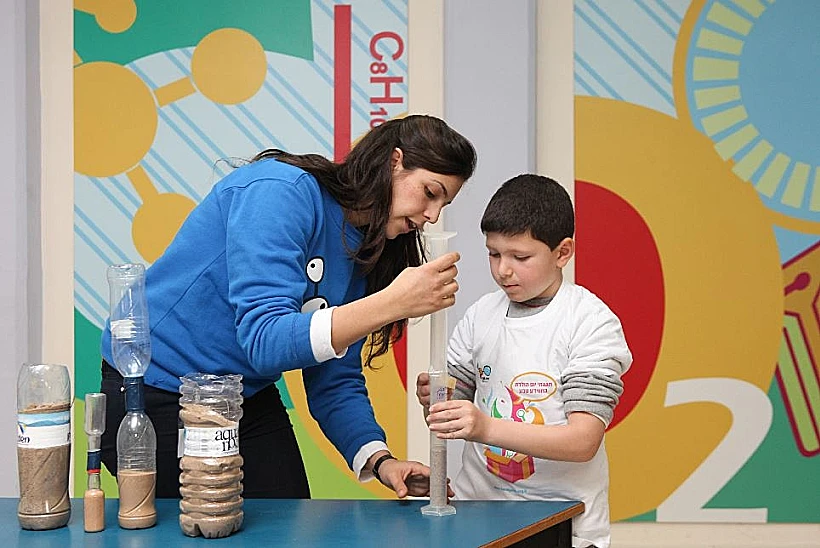 פעילות חנוכה סיבובונידע במרכזי חווידע במדע ברחבי הארץ