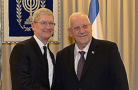 טים קוק ונשיא המדינה ראובן ריבלין