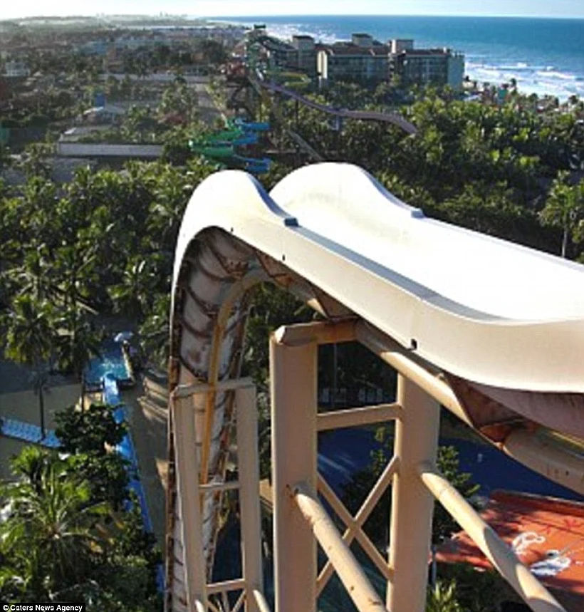 INSANO: Beach Park, Fortaleza, Brazil