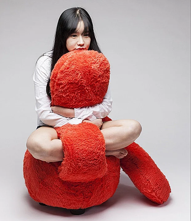 הספה המחבקת