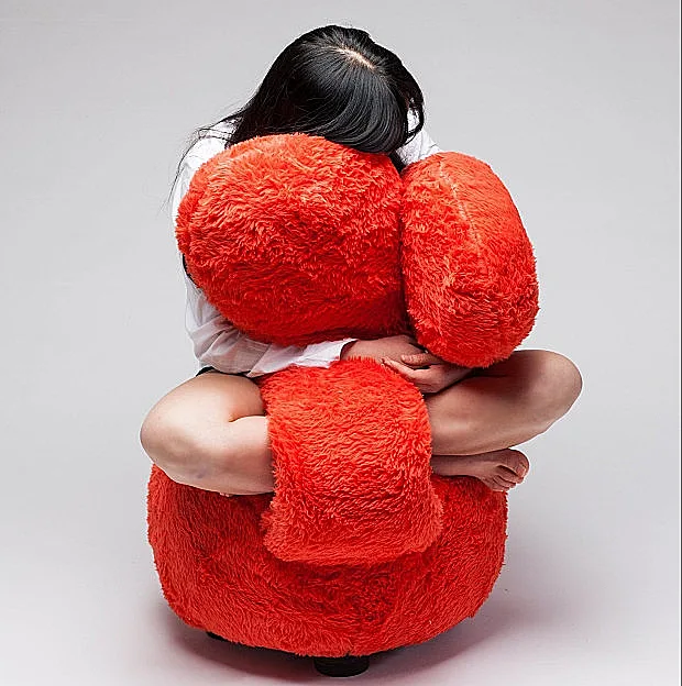 הספה המחבקת