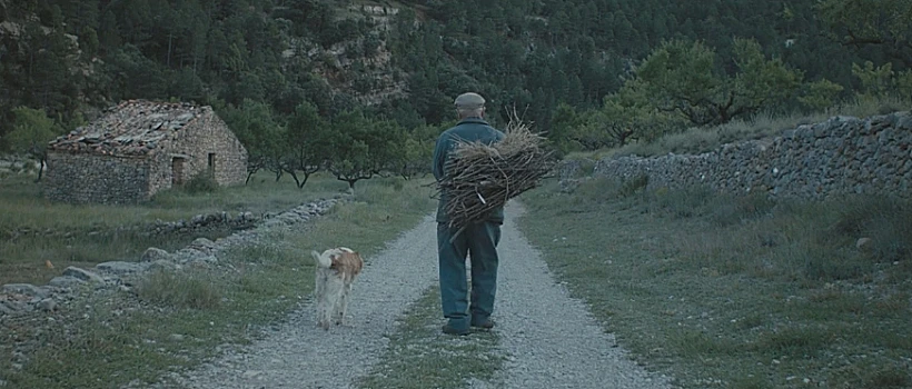 הזוג שחי 45 שנים לבדם בכפר נטוש