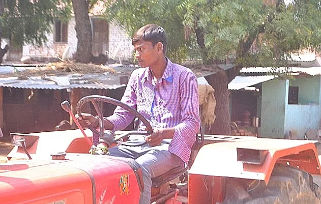 הילד שליבו פועם מבחוץ