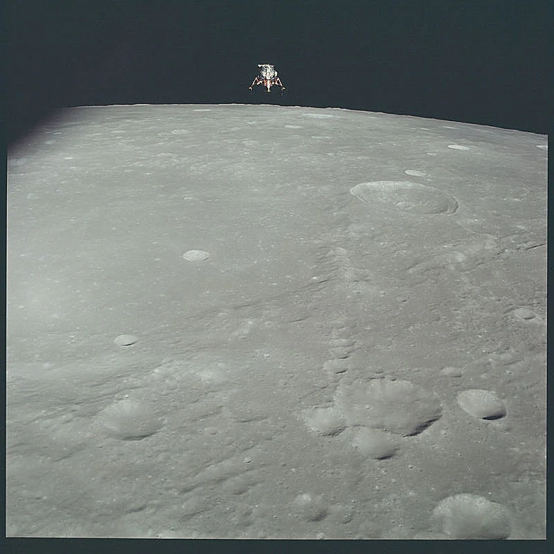 ארכיון התמונות של משימות אפולו נפתחת לקהל הרחב