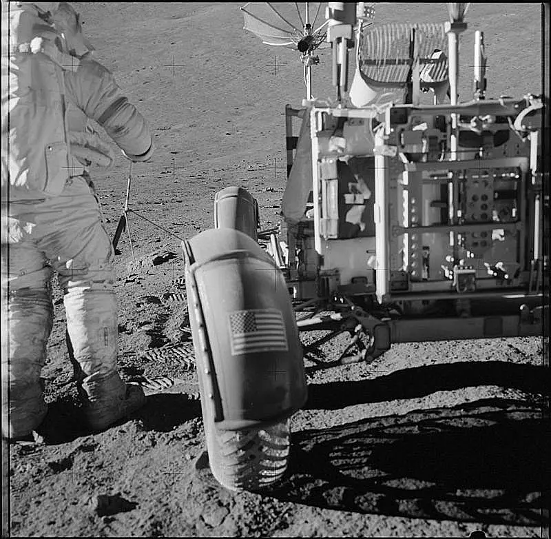 ארכיון התמונות של משימות אפולו נפתחת לקהל הרחב