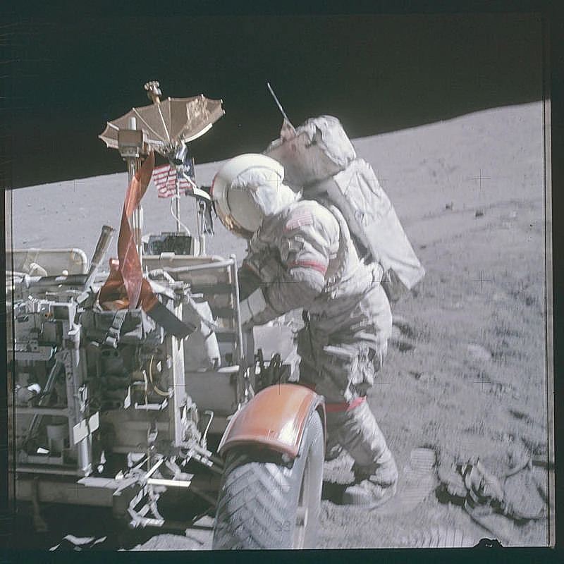 ארכיון התמונות של משימות אפולו נפתחת לקהל הרחב