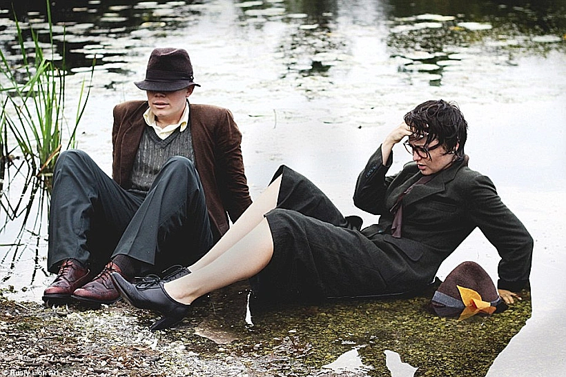 טוני וקורין משחזרים סצנות מ-101 דלמטים