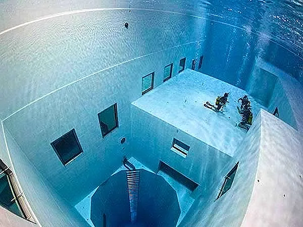 Nemo 33 Pool