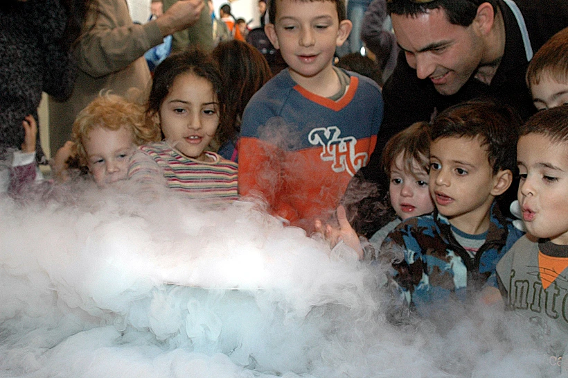 פעילות חנקן נוזלי - מוזיאון המדע