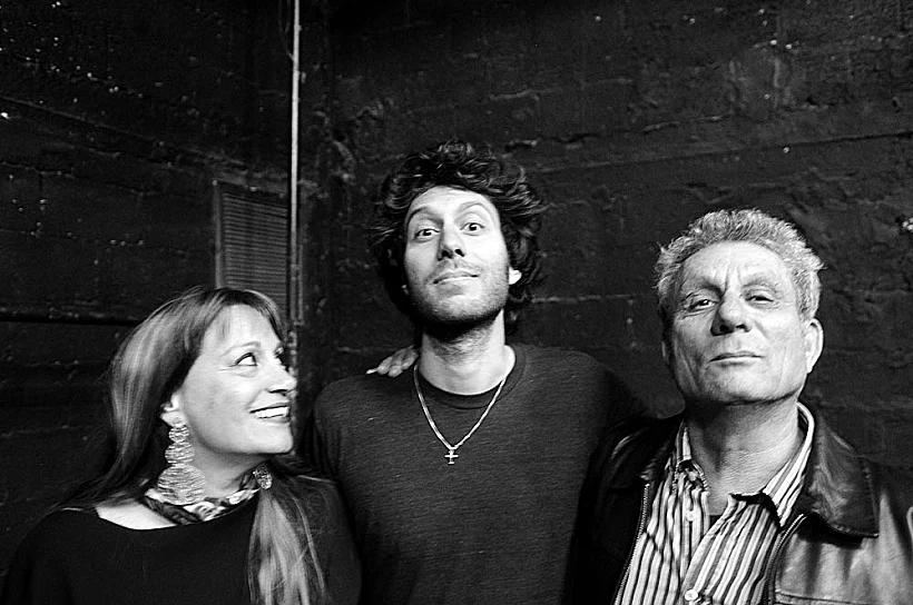 אלון עדר עם הוריו, יהודה עדר ומיקי קם