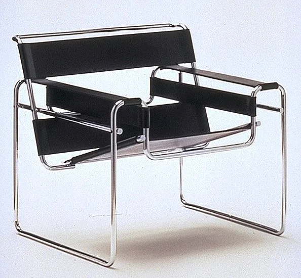 כסא וסילי של מרסל ברויר נראה בלא מעט סרטים וסדרות