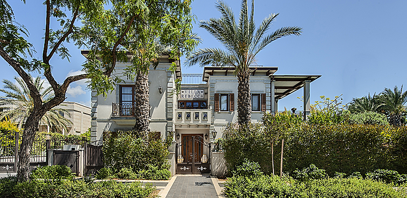 כל אחד והמצודה שלו, הבית האיטלקי בקיסריה