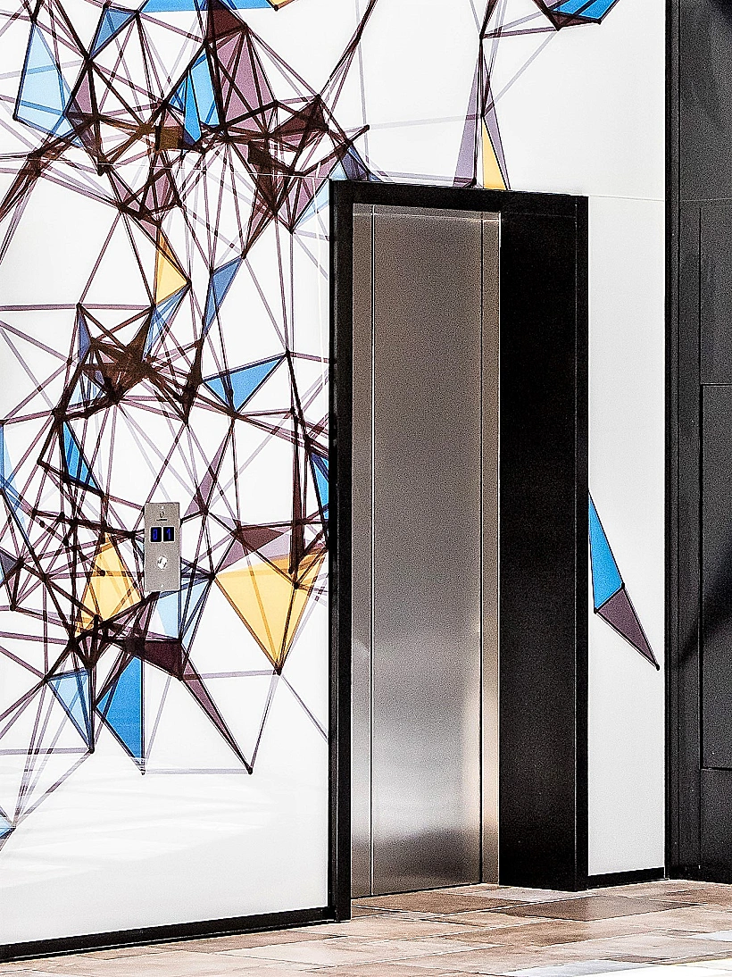 קיר שהוא כולו אמנות, ביג פאשן