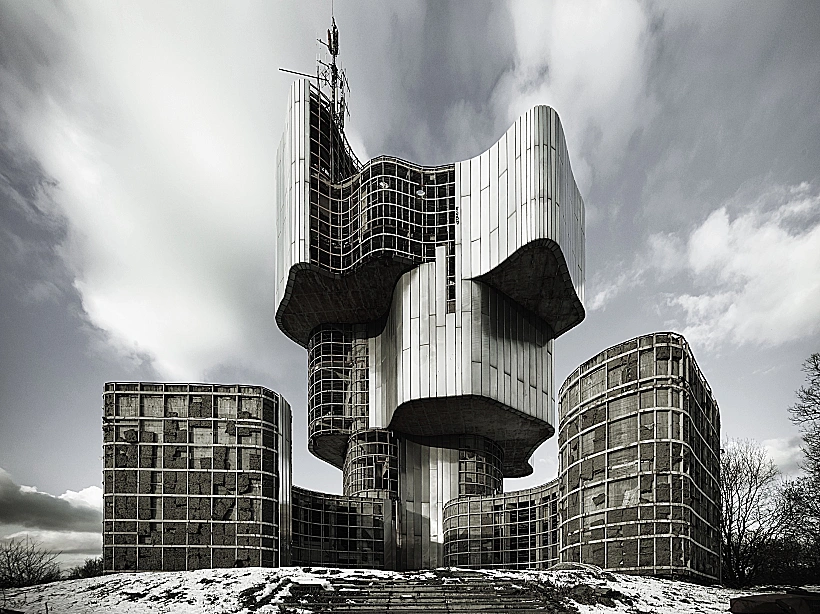 פרויקט לרוממותם של עמי קורדון ובבָּאנְיָה (צילום Valentin Jeck)