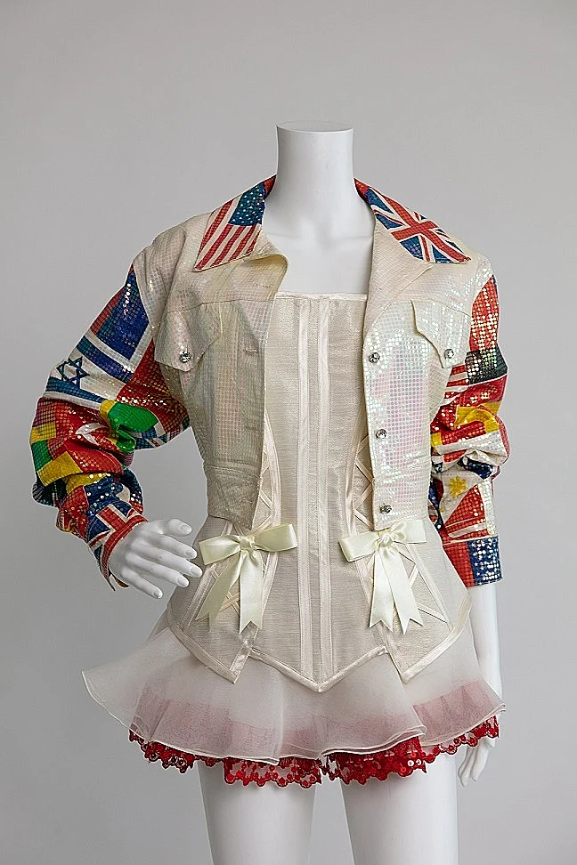 שמלה שלבשה דנה אינטרנשיונל, עיצוב ירון מינקובסקי, באדיבות קלוד דדיה