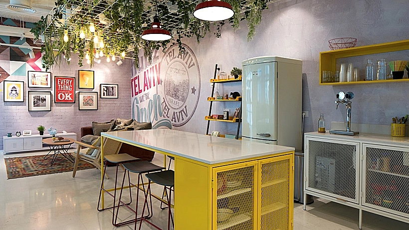 חלל עבודה של רד בינת ברמת החייל