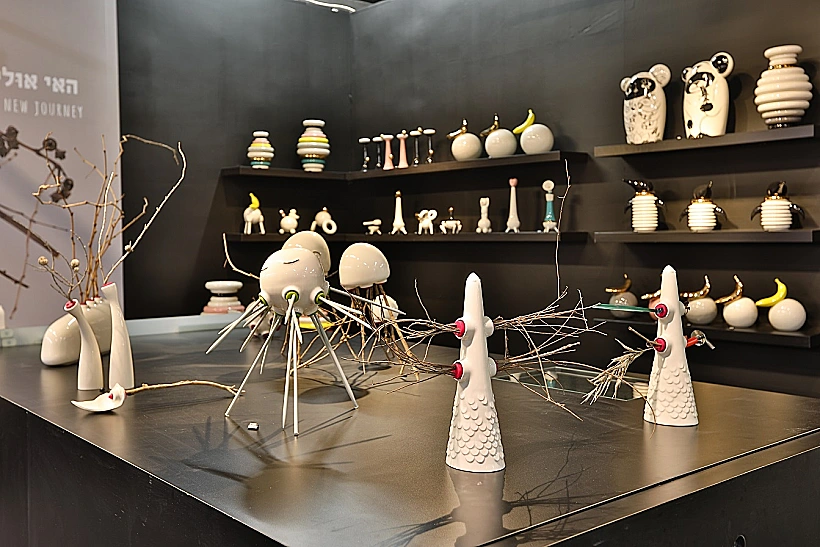 צבע טרי 2018, סטודיו KAHN