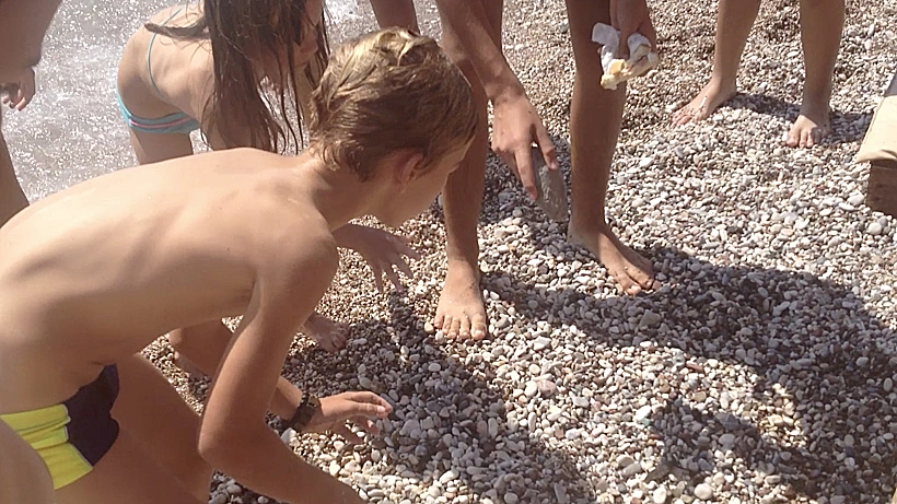 סקילה, 2016 (ירון אתר, סטילס מתוך ווידאו)