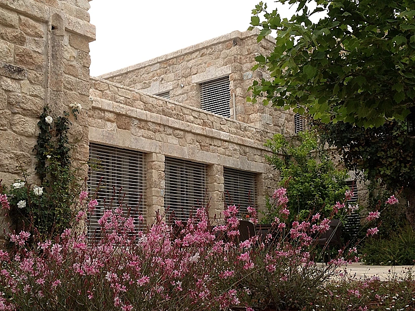 עושים גם בתי אבן