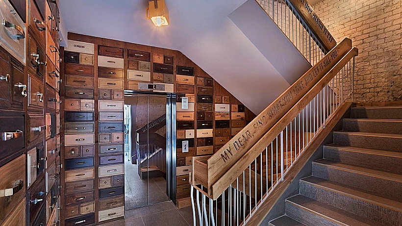 סטודיו ירון טל, מלון ורה