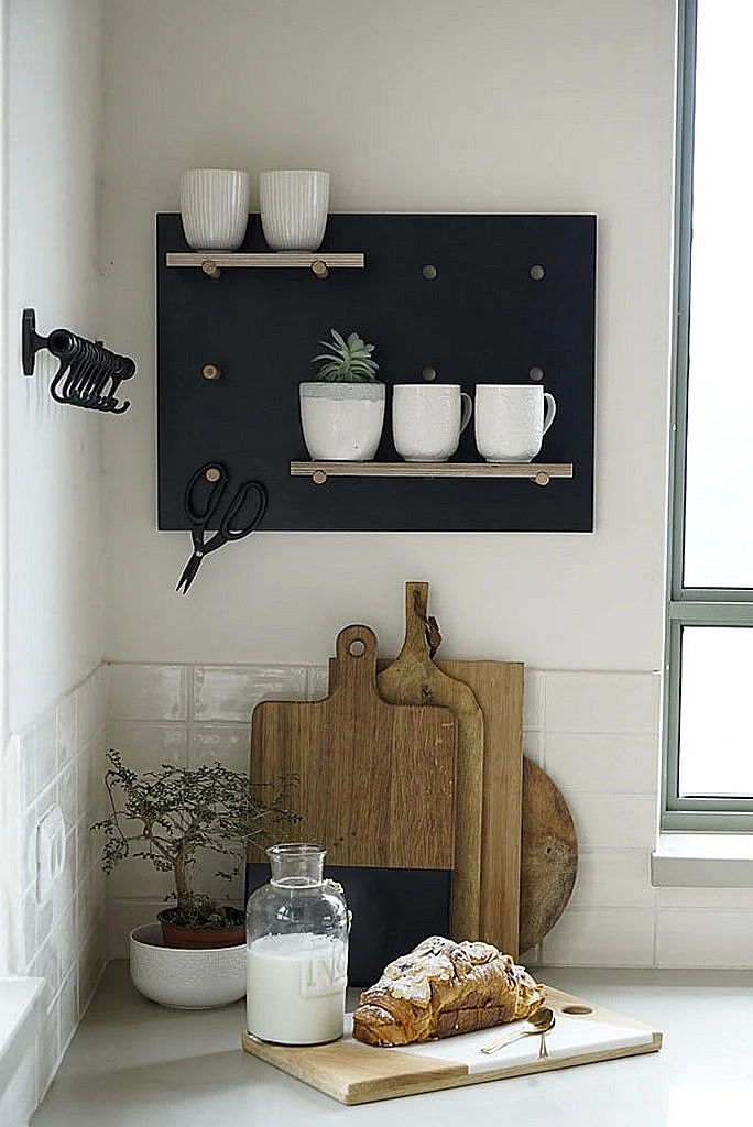 סטודיו דפני, לוח מדפים מעוצבים