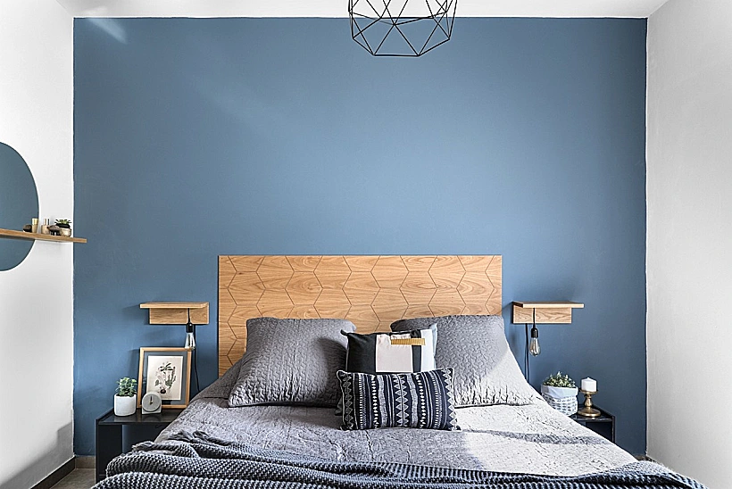 מדף מעץ אלון משולב תאורה