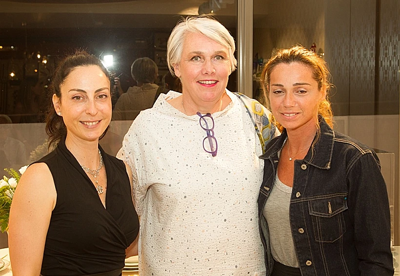 רונית טל, קארין פריסה וקארן גור