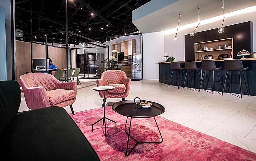 אולם תצוגה חדש