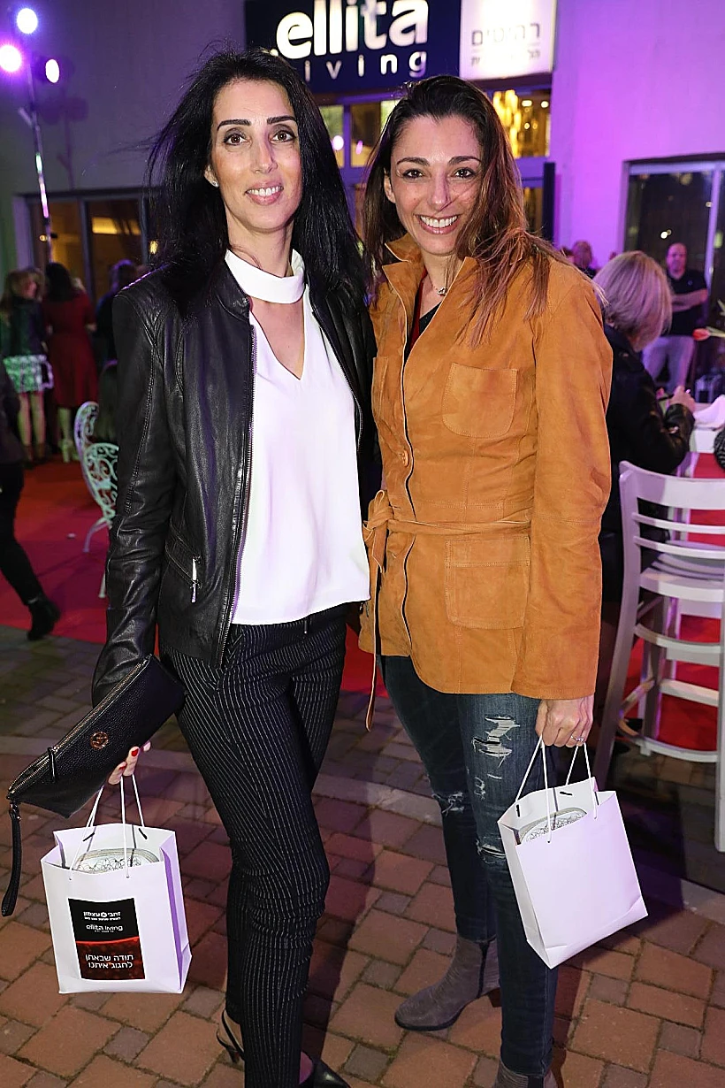 מימין רינת קסן ואידית תשובה