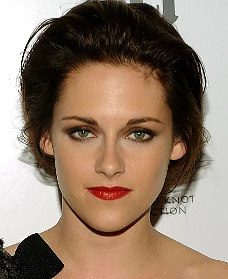 השחקנית הצעירה קירסט סטיוארט