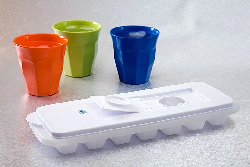 תבנית לקרח עם מכסה