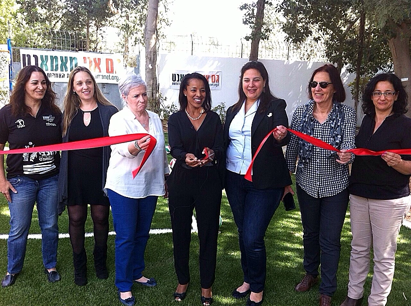 מהרטה ברוך מימינה גליה וולך משמאלה יעל חולדאי