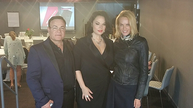 מופע לייזר גלית גוטמן, חוה ומוטי זינגבוים