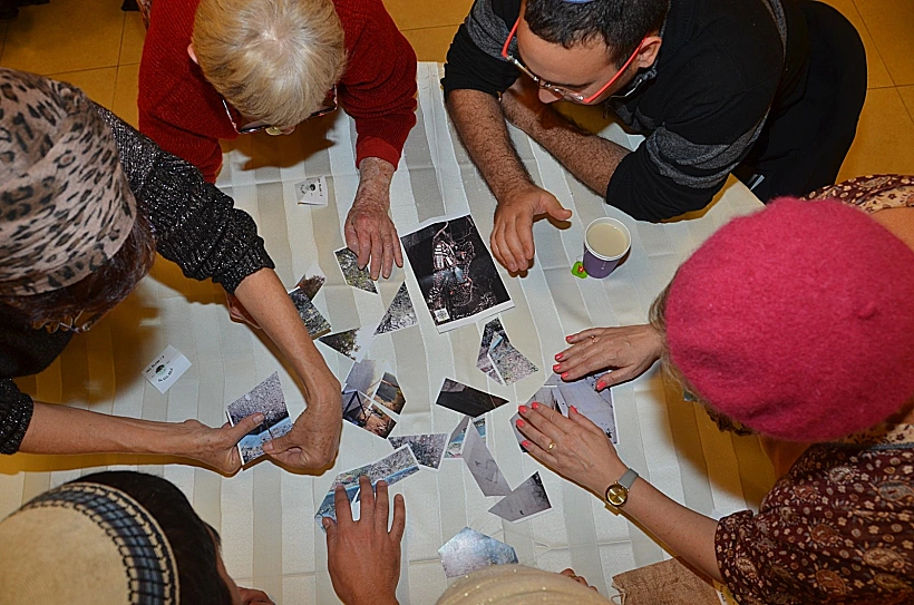 פעילות בצופן מפתיע