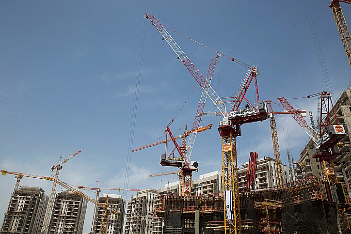 אתר בנייה בתל אביב (ארכיון)