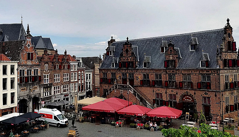 כיכר השוק בניימכן. צילום רחלי לביא דגן