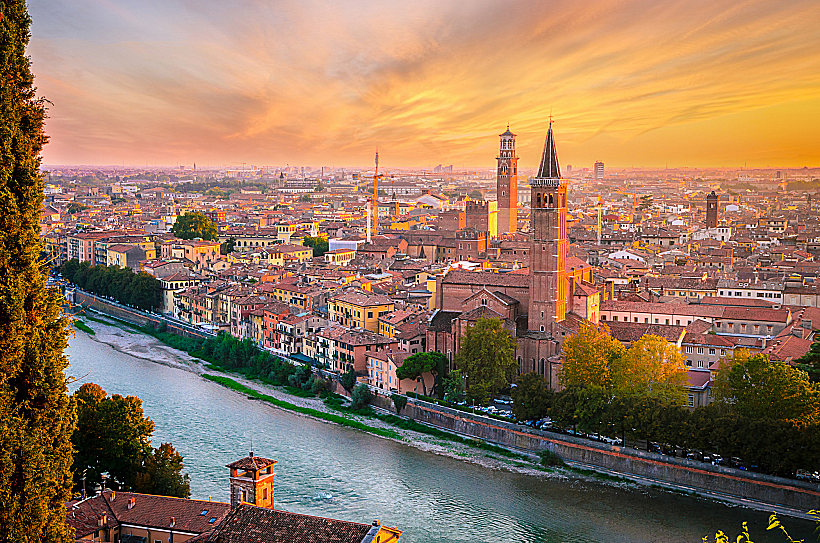 Beautiful,sunset,aerial,view,of,verona,,veneto,region,,italy.