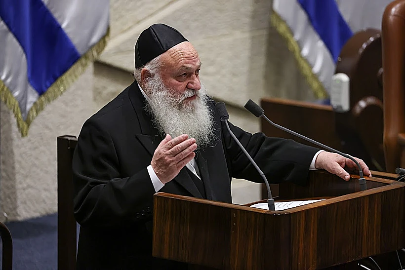 שר השיכון יצחק גולדקנופף