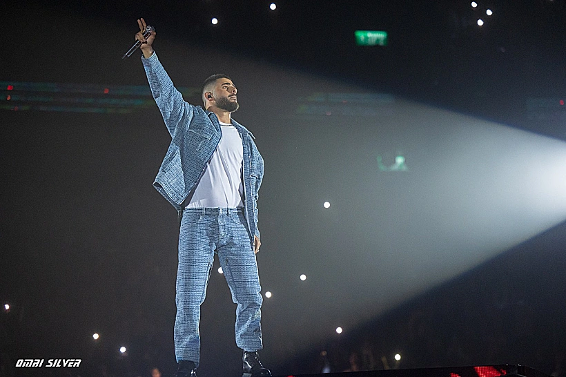 עדן חסון בהופעה