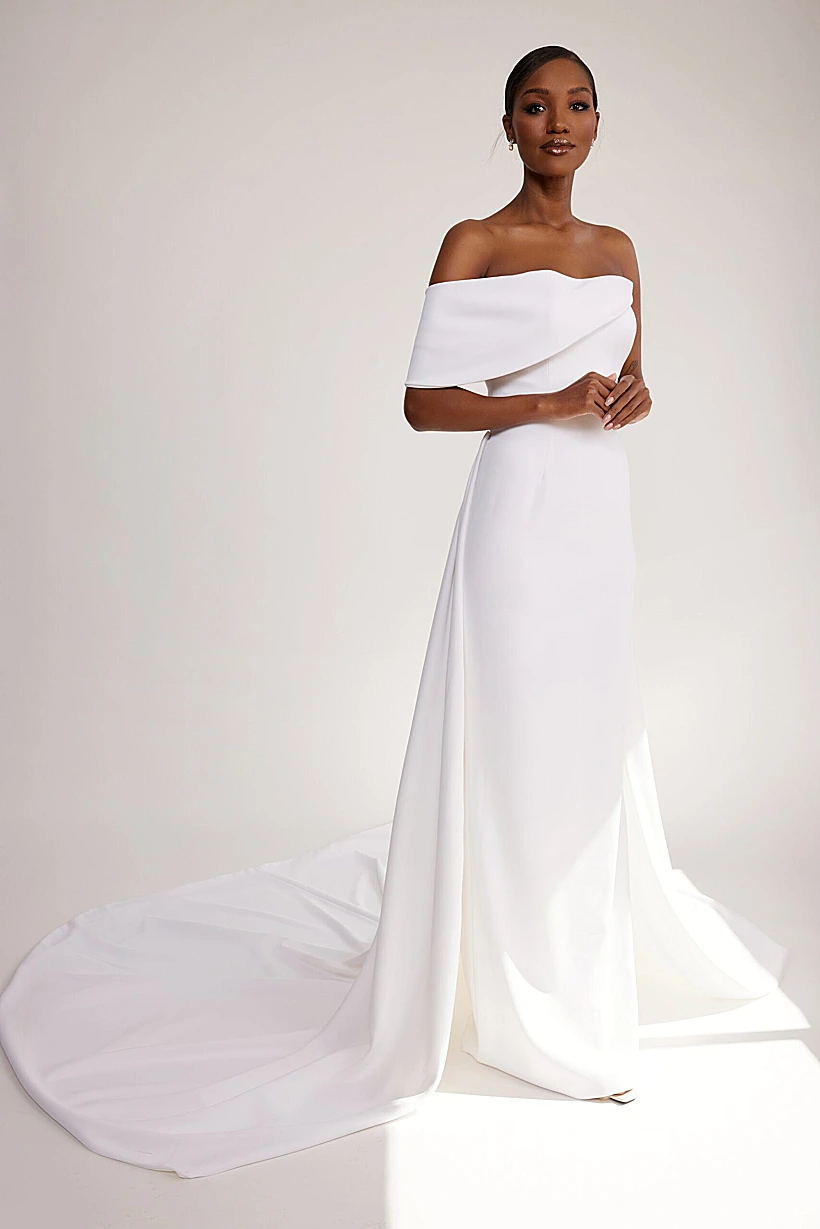 שמלת הכלה של טיטי איינאו